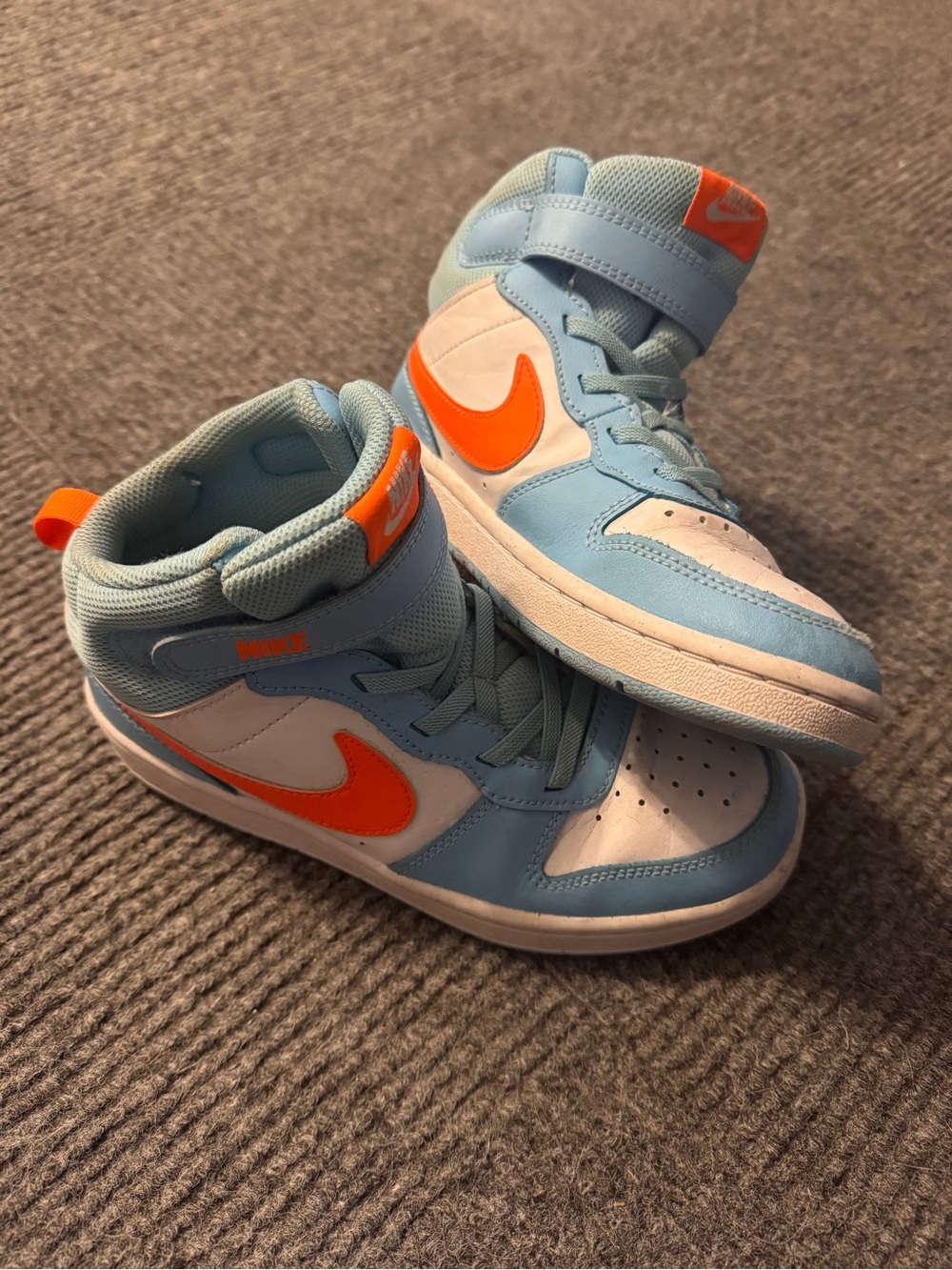 Nike Kids High-Top Sneakers in Light Blue & Bright Orange